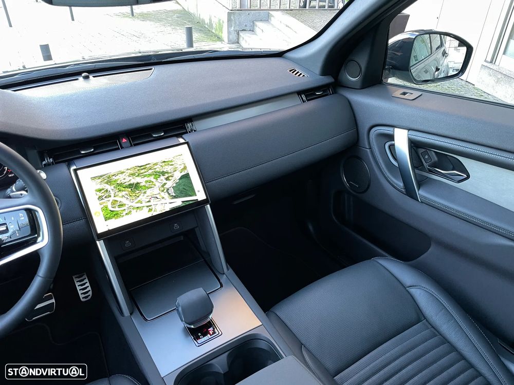 Land Rover Discovery Sport - 32