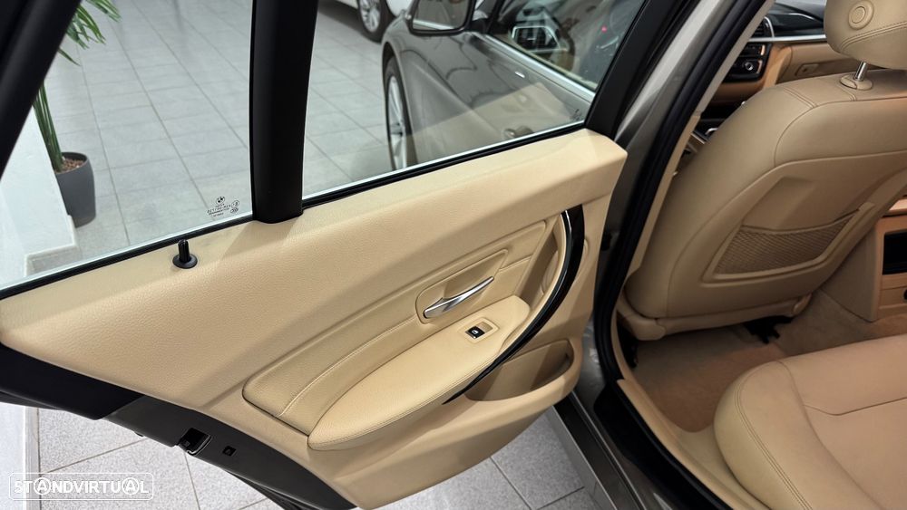 BMW 316 d Auto Line Sport - 37