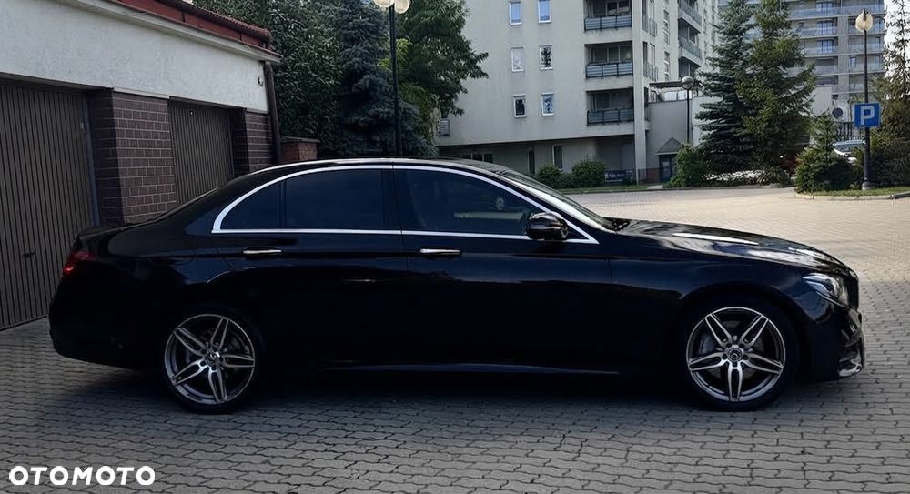 Mercedes-Benz Klasa E 220 d 4-Matic 9G-TRONIC - 2