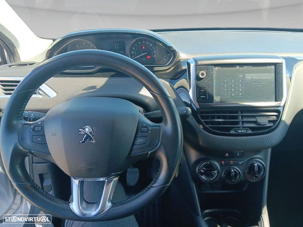 Peugeot 208 1.6 BlueHDi Style - 14