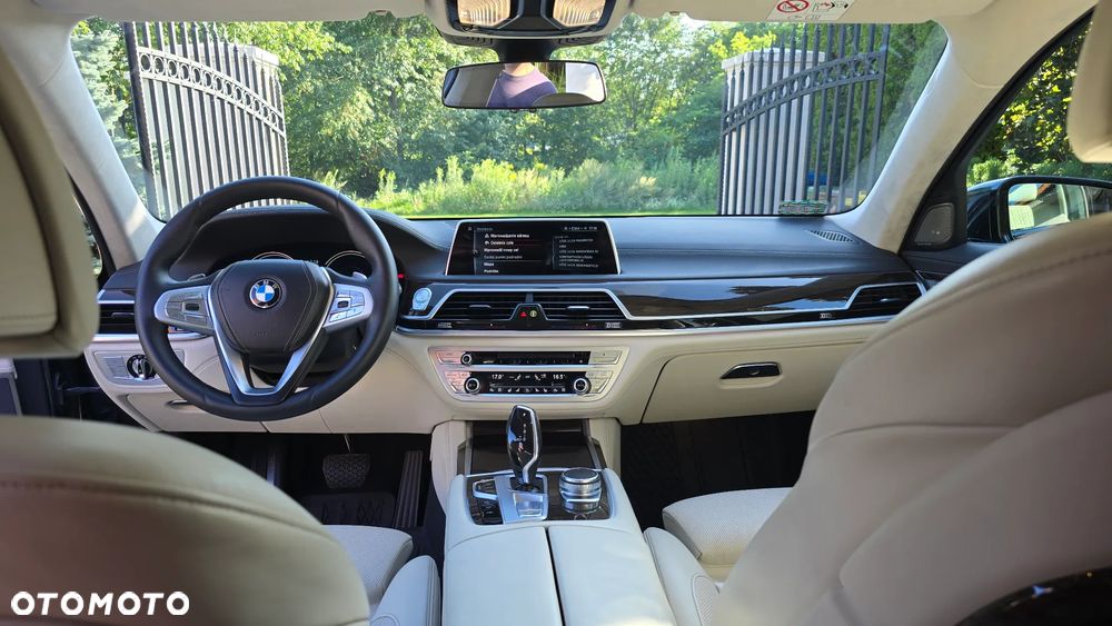 BMW Seria 7 740d xDrive - 14