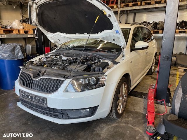 Dezmembrez Skoda Octavia 3 Combi 2016 1.6 CXX euro 6 Xenon - 8