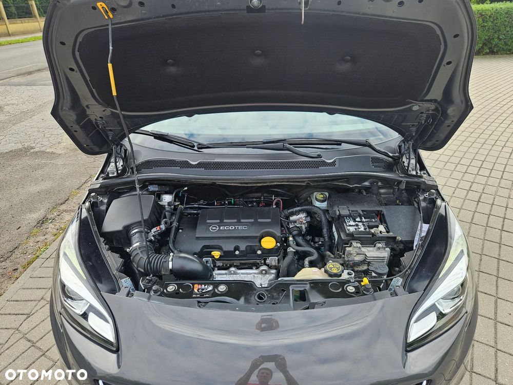 Opel Corsa 1.4 16V Cosmo - 19
