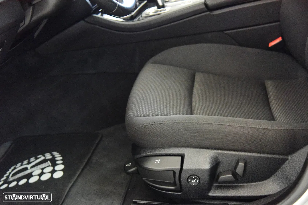 BMW 525 d Exclusive Auto - 11