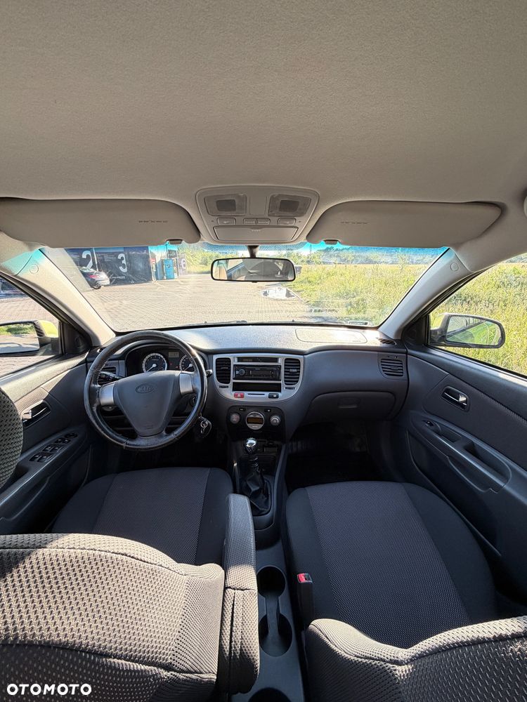 Kia Rio - 9