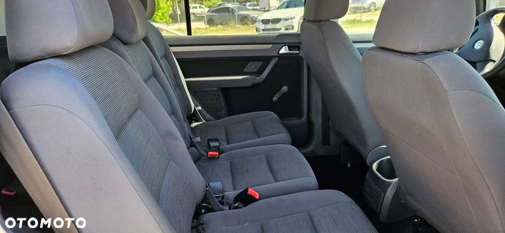 Volkswagen Touran - 21
