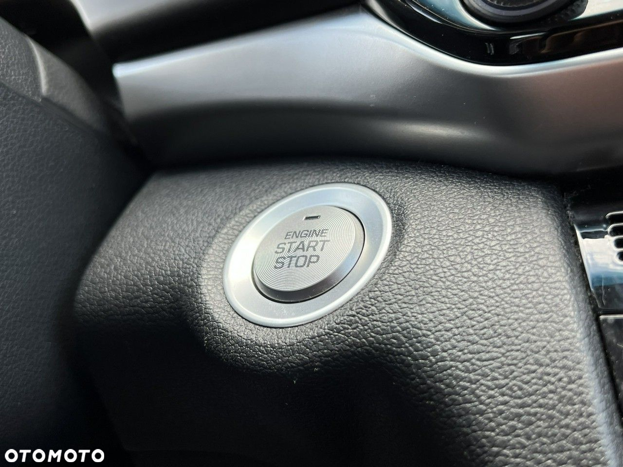 Hyundai Elantra - 32