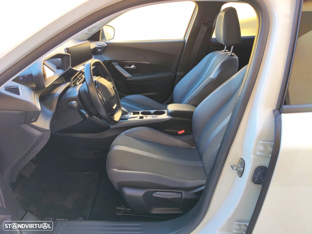 Peugeot e-2008 Allure Pack - 32