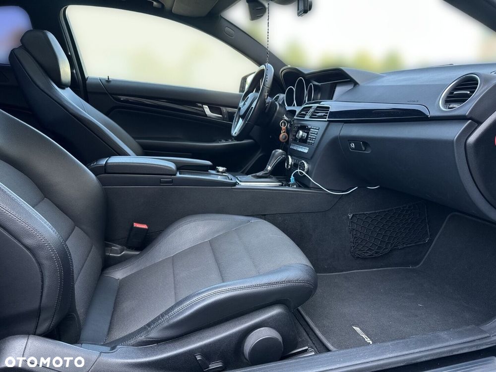 Mercedes-Benz Klasa C 250 CGI BlueEff - 14