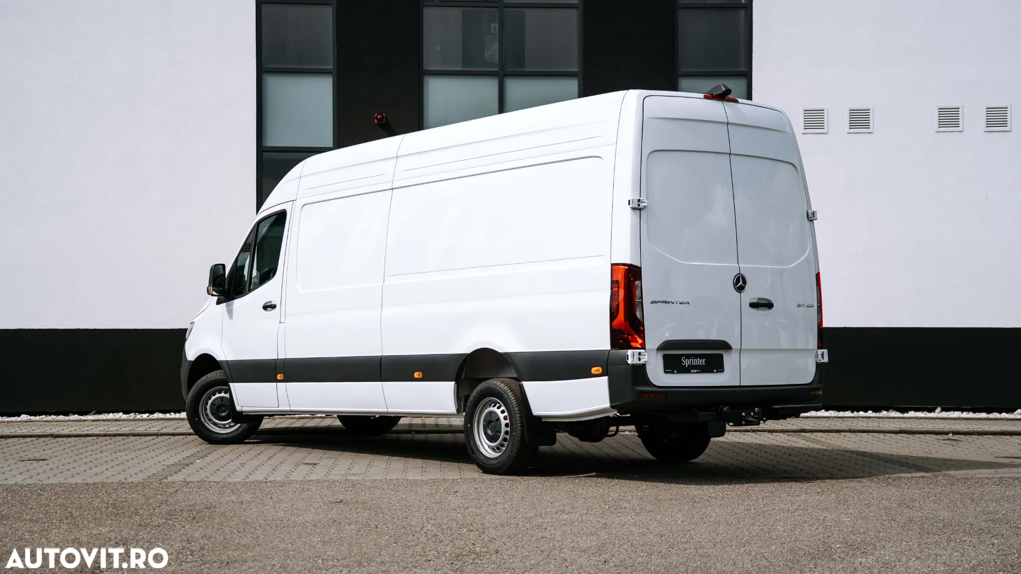 Mercedes-Benz Sprinter - 13