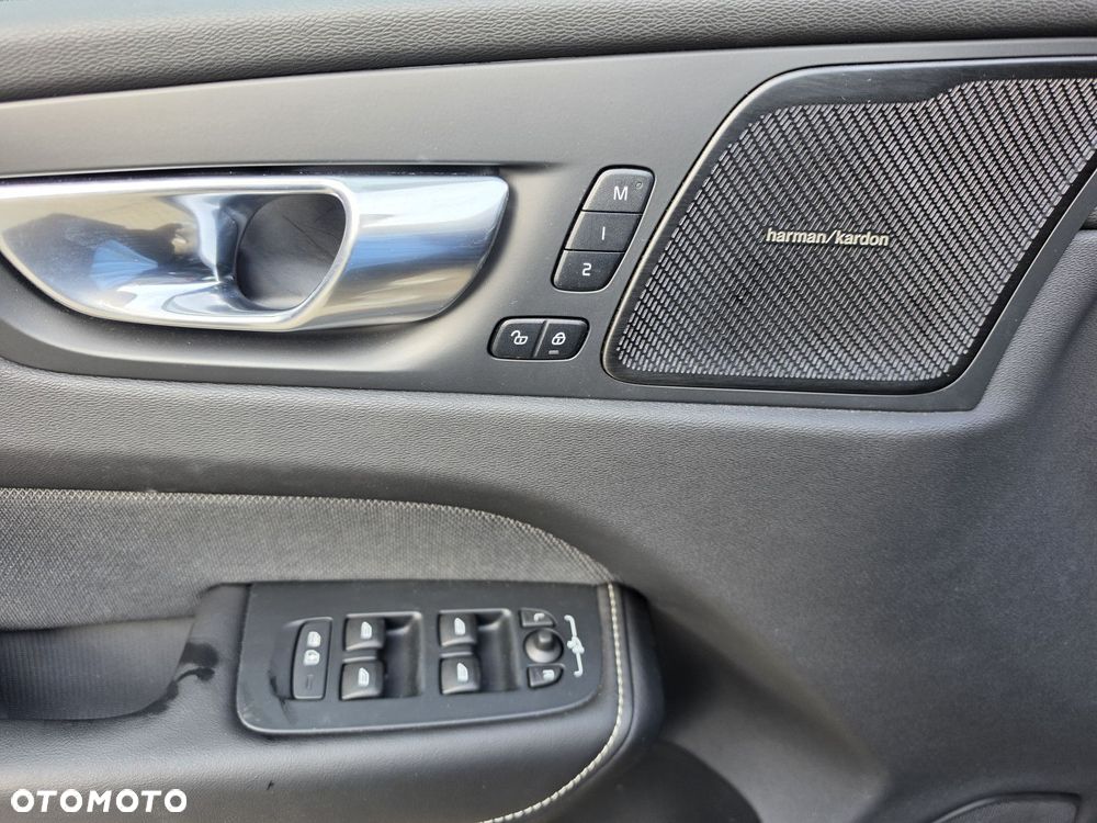 Volvo XC 60 - 22