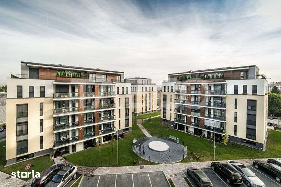 Apartament de vanzare 4 camere balcon boxa lift bloc nou zona Centrala — fotografia 3