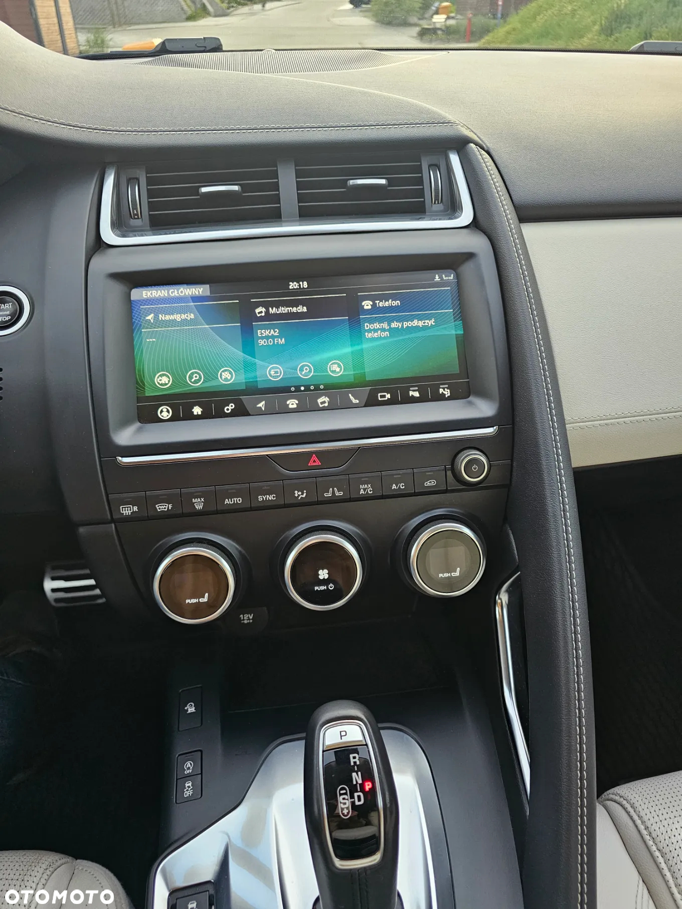 Jaguar E-Pace 2.0 i4P AWD R-Dynamic S - 12
