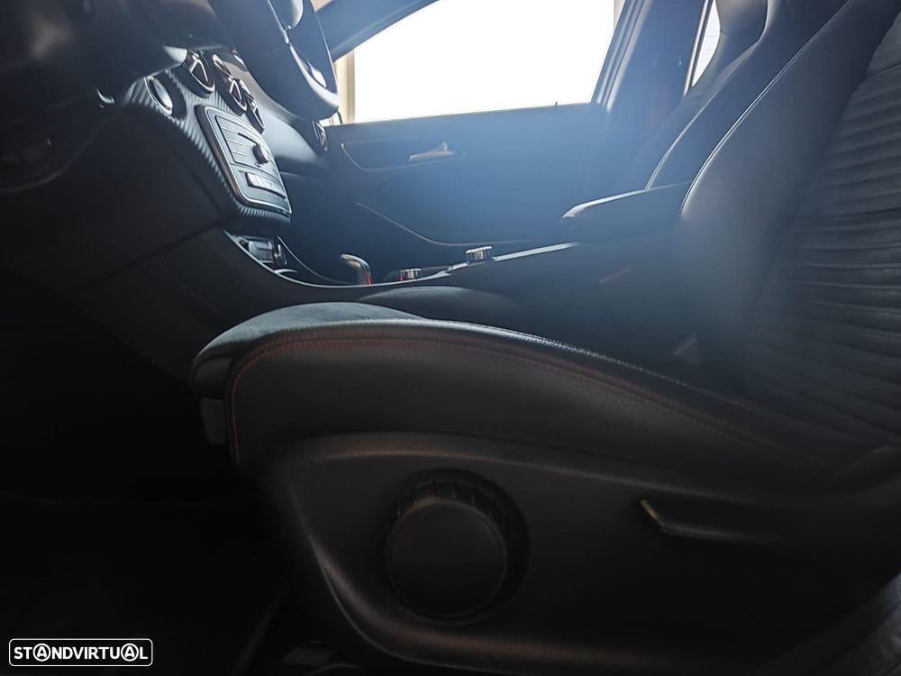 Mercedes-Benz A 45 AMG 4Matic Speedshift 7G-DCT - 20