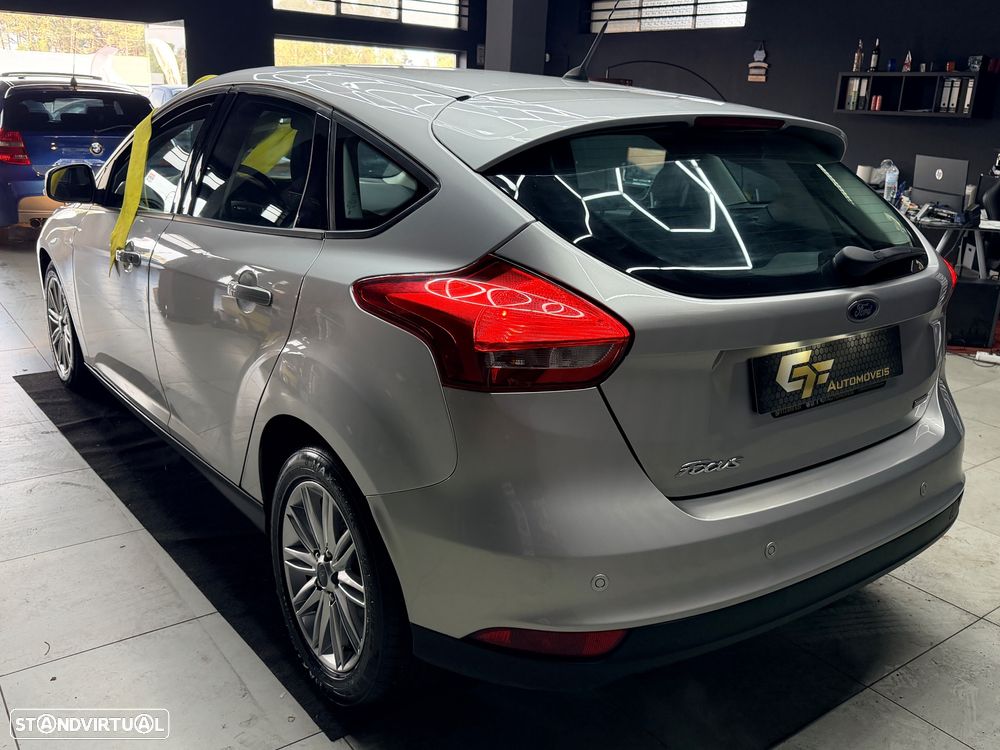 Ford Focus 1.0 EcoBoost S&S COOL&CONNECT DESIGN - 4