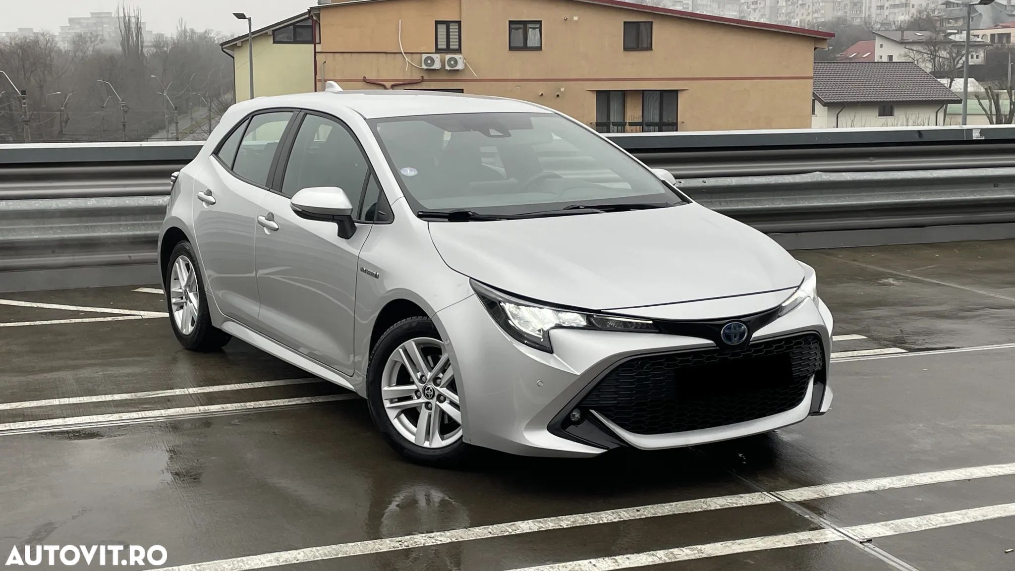 Toyota Corolla 1.8 HSD Dynamic - 1