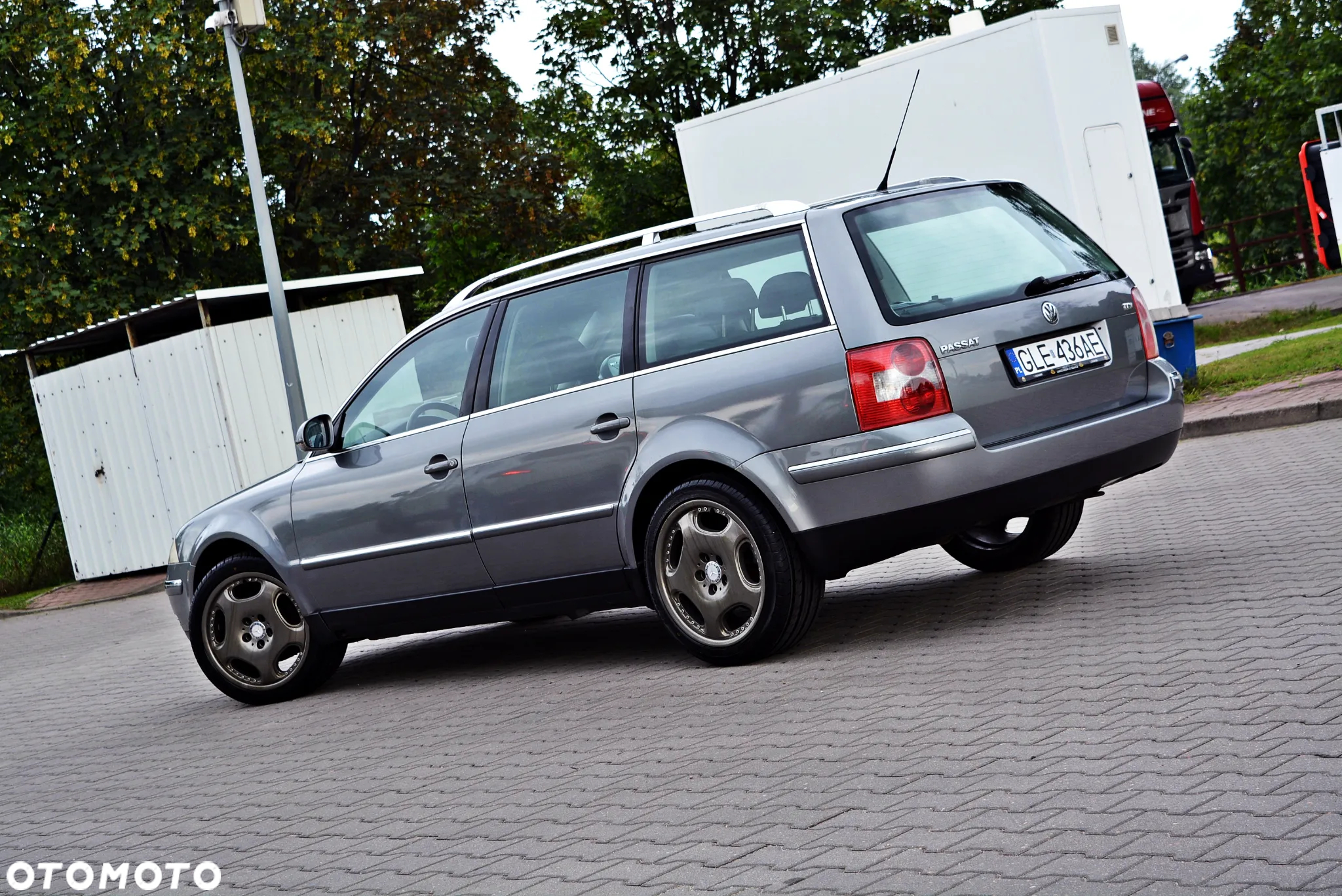 Volkswagen Passat 1.9 TDI Highline - 8