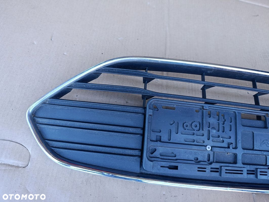 FORD B-MAX B MAX GRILL ATRAPA KRATKA ŚRODKOWA AV11-17B968-AC - 2