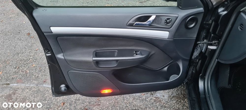 Skoda Octavia 1.6 Combi - 10