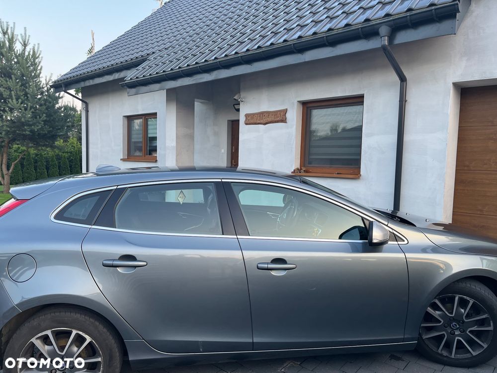 Volvo V40 D2 Drive-E R-Design Momentum - 3