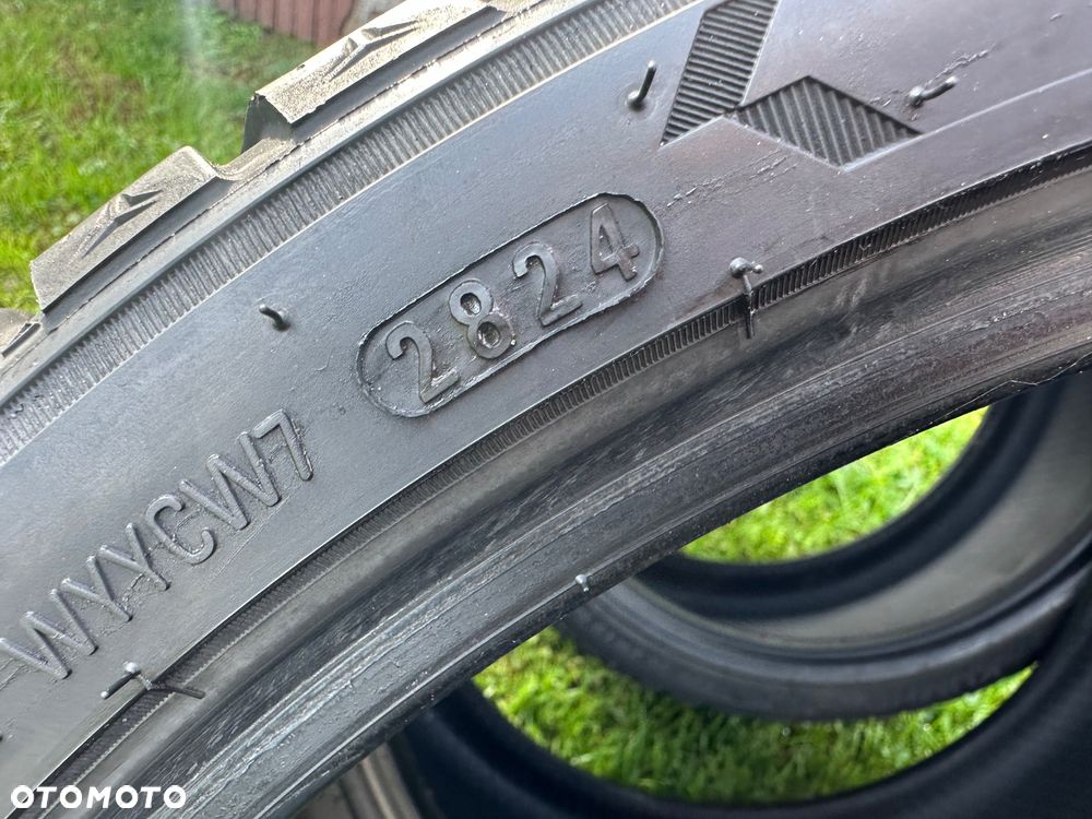 225/35/19 Kumho zimowe - 4
