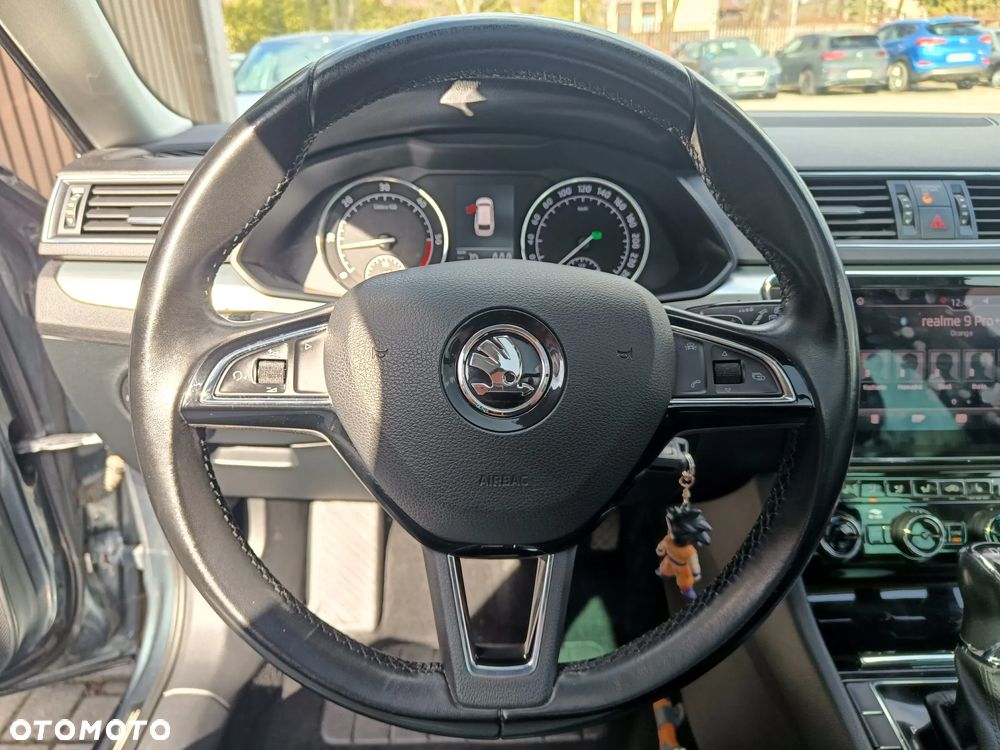 Skoda Superb 1.6 TDI DSG Ambition - 17