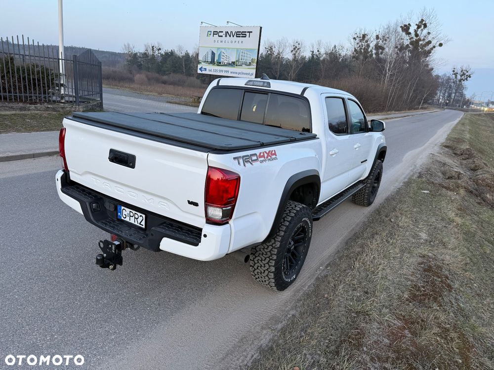 Toyota Tacoma - 21