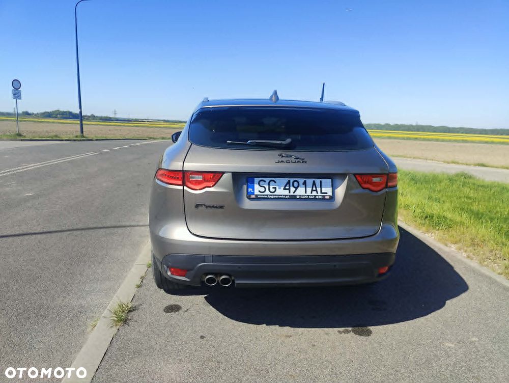 Jaguar F-Pace - 5