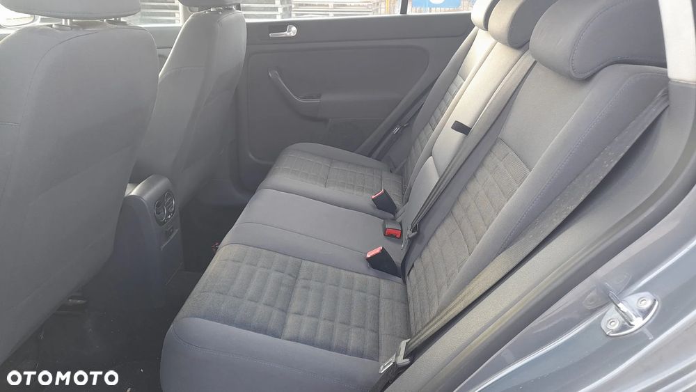 Volkswagen Golf Plus 2.0 TDI Trendline DSG - 12