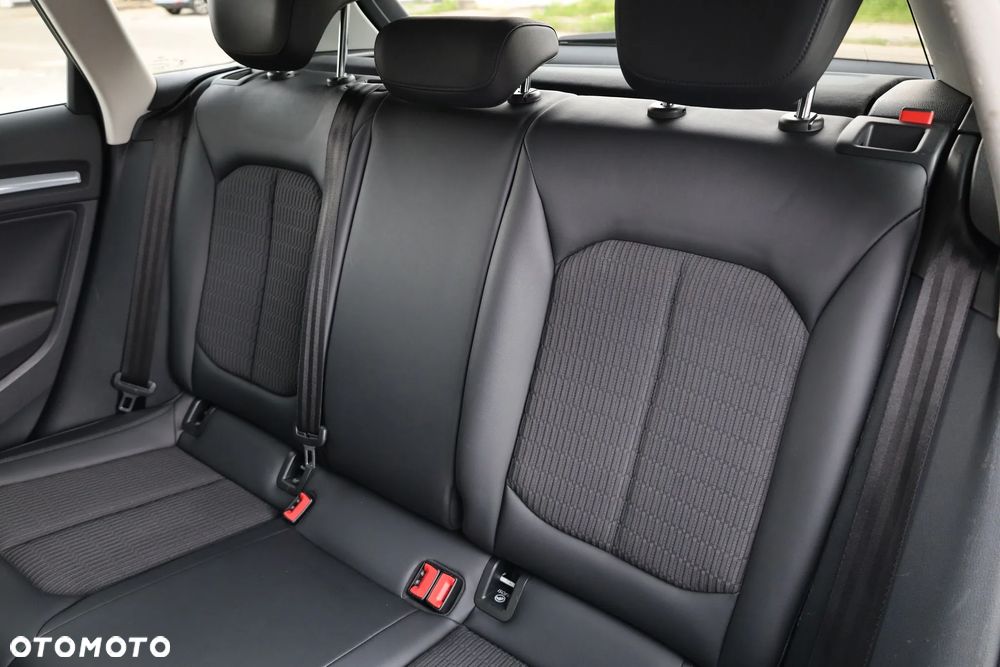 Audi A3 Sportback 1.4 TFSI Ambiente - 24