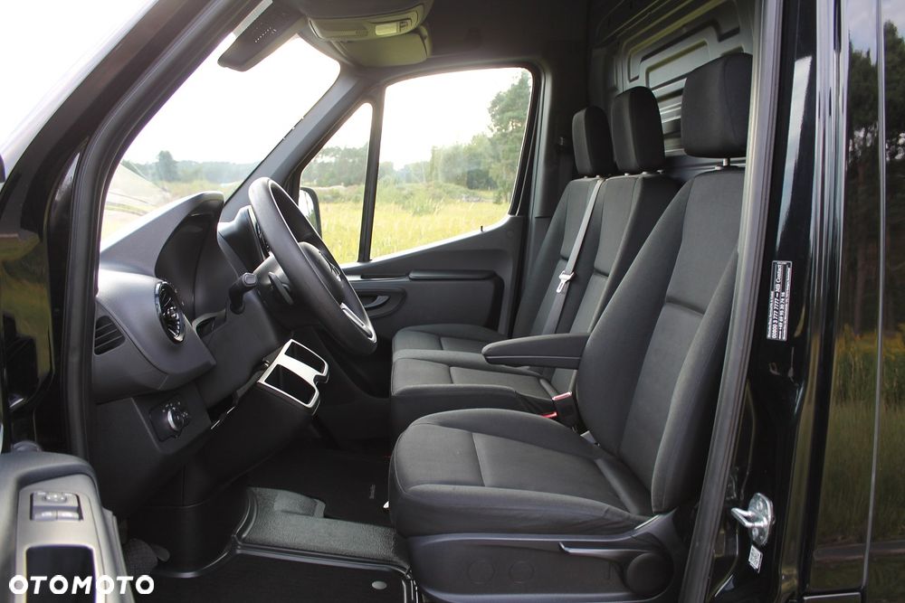 Mercedes-Benz Sprinter - 15