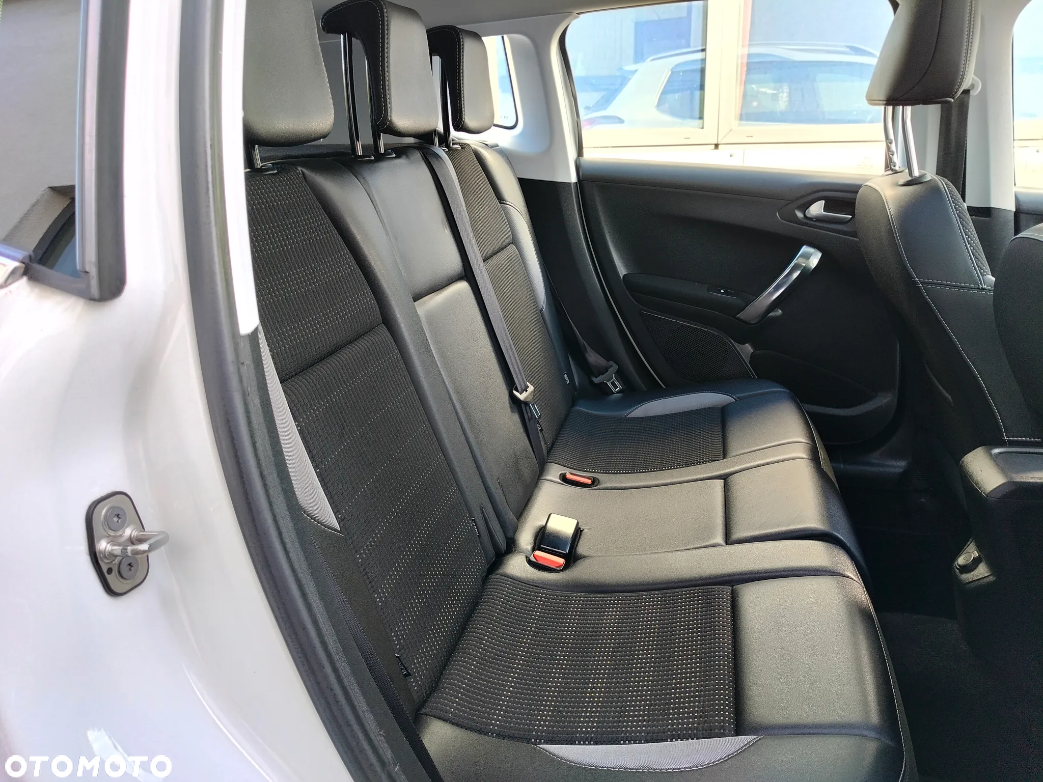 Peugeot 2008 PureTech 110 Stop&Start Allure - 18