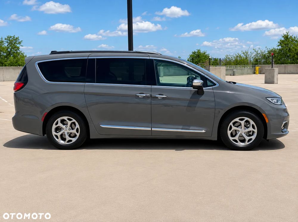 Chrysler Pacifica - 6