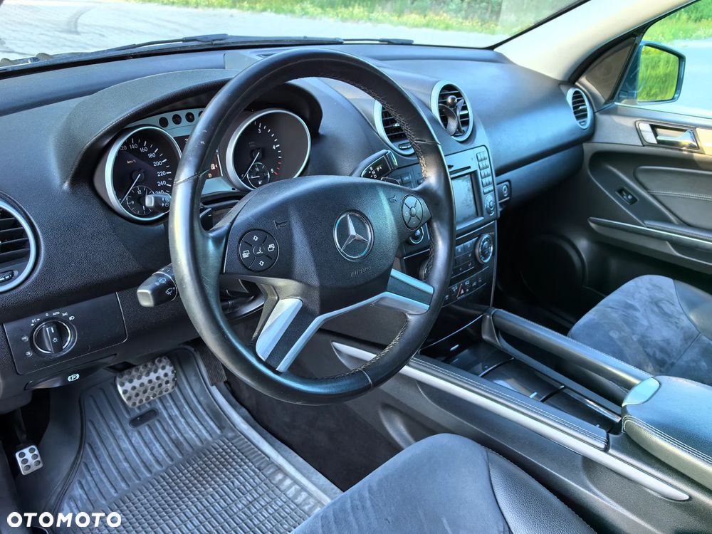 Mercedes-Benz ML - 15
