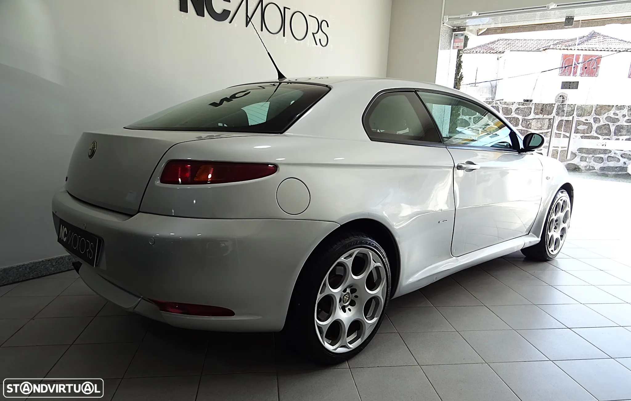 Alfa Romeo GT 1.9 JTD M-JET Q2 - 24