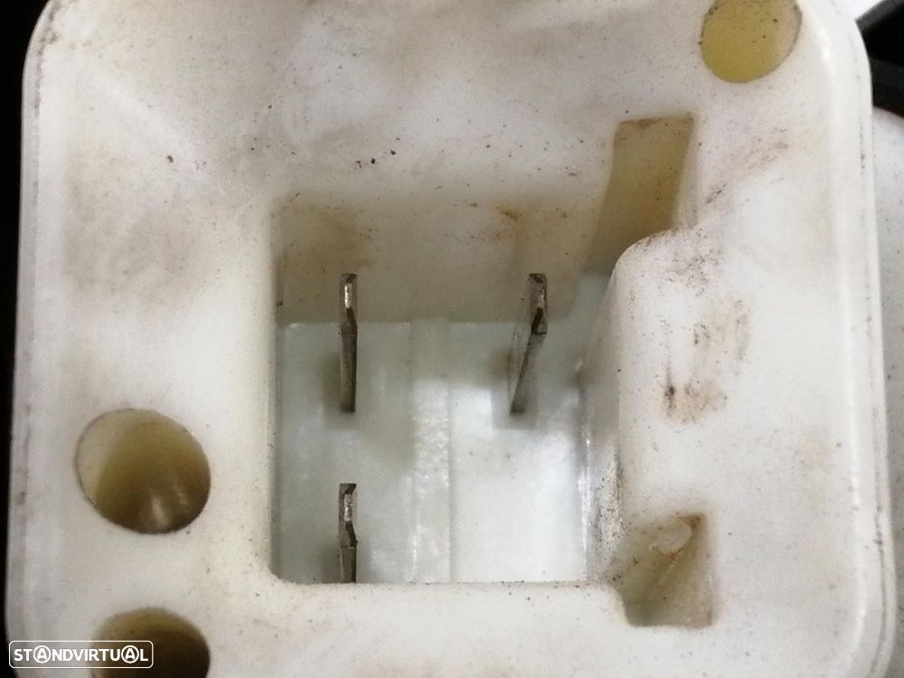 COMANDO ELEVADOR DE VIDRO FRONTAL DIREITO MITSUBISHI PAJERO III 2000 - 2