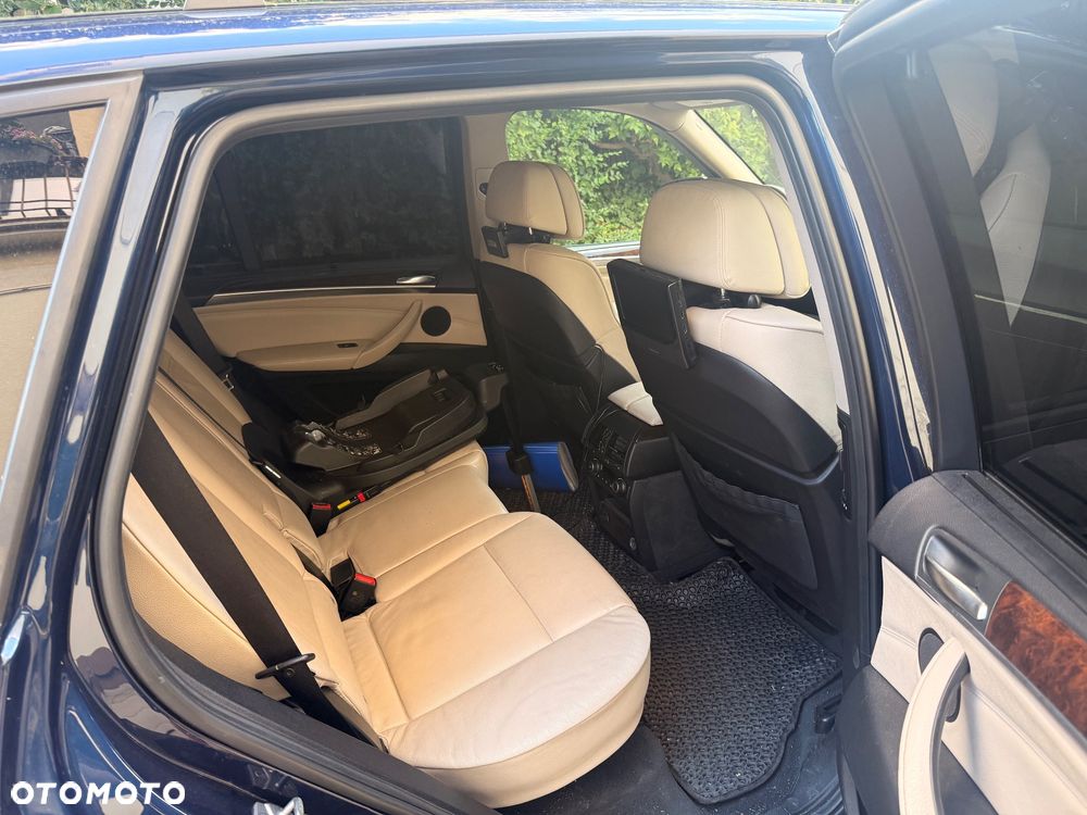 BMW X5 xDrive35i - 7