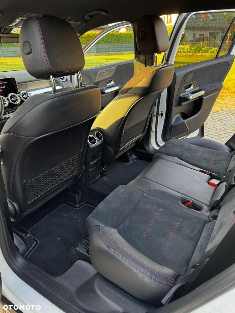 Mercedes-Benz GLB 200 AMG Line 7G-DCT - 17