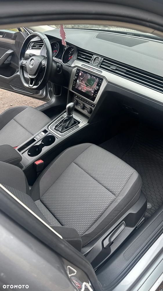 Volkswagen Passat - 15