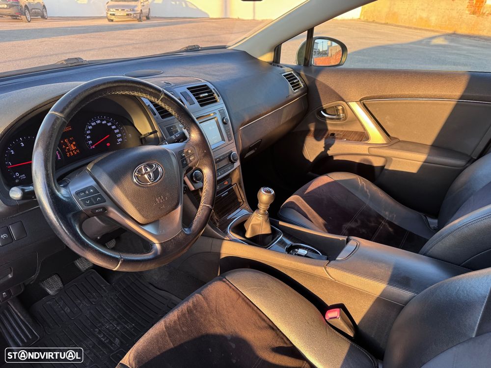 Toyota Avensis SW 2.0 D-4D Luxury+GPS - 5