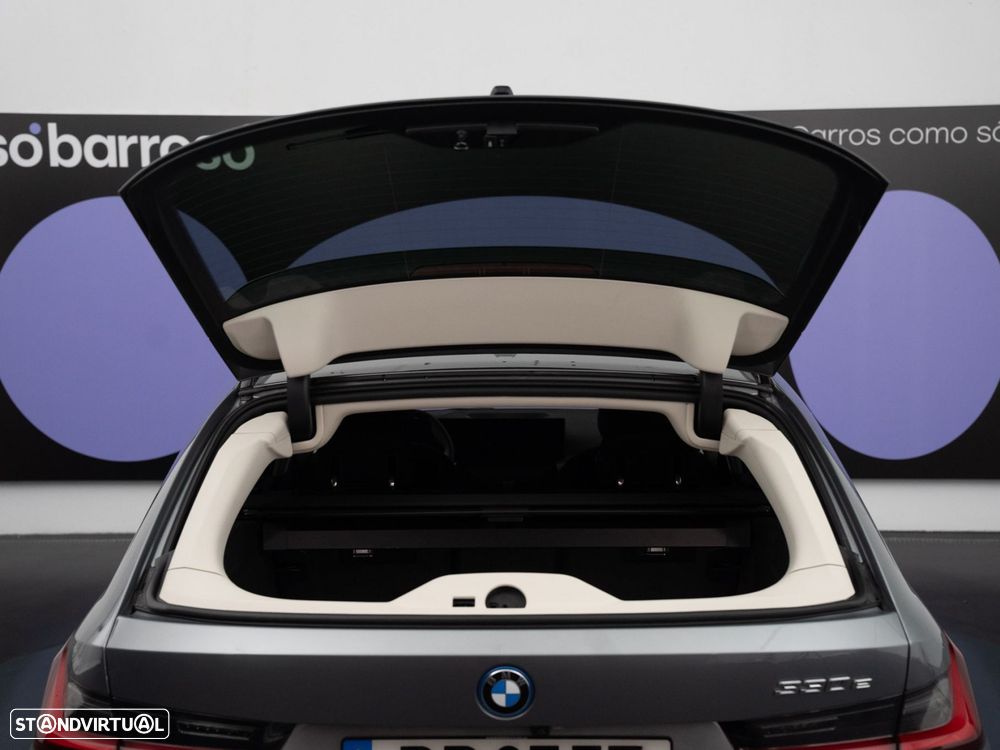 BMW 330 e Auto - 13