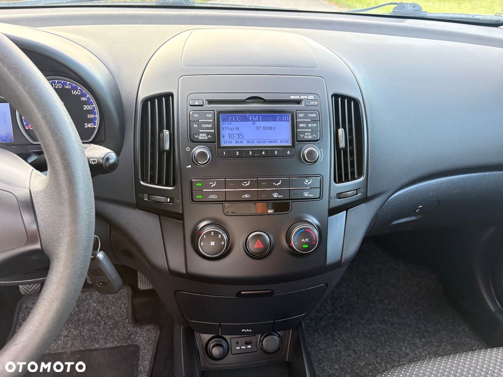 Hyundai i30 1.4 Base + - 37