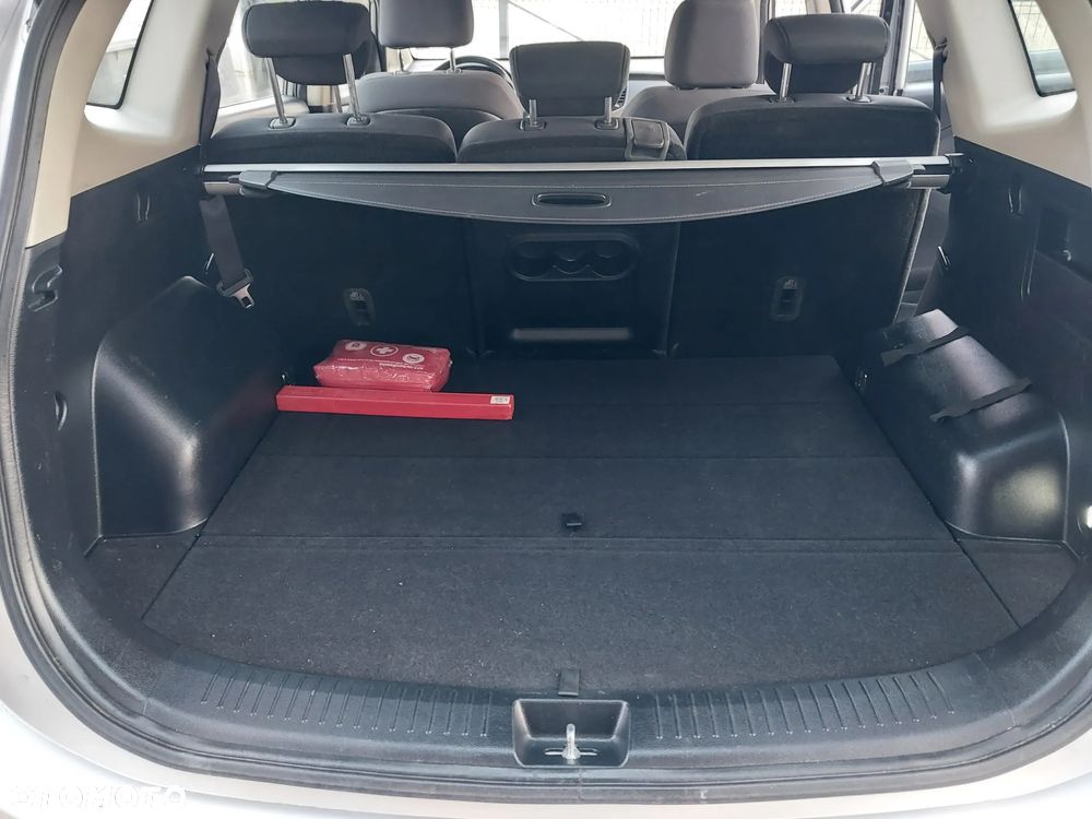 Kia Carens 1.7 CRDi 136 Dream Team Edition - 14