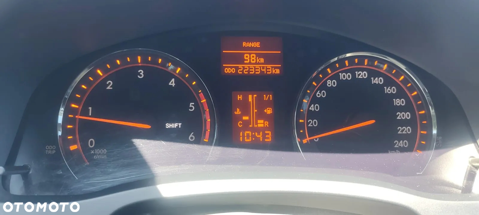 Toyota Avensis - 16