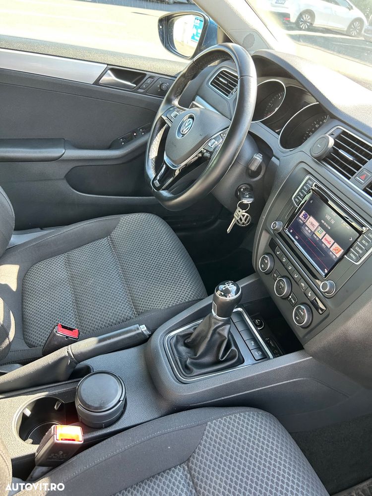 Volkswagen Jetta 2.0 TDI Comfortline - 13