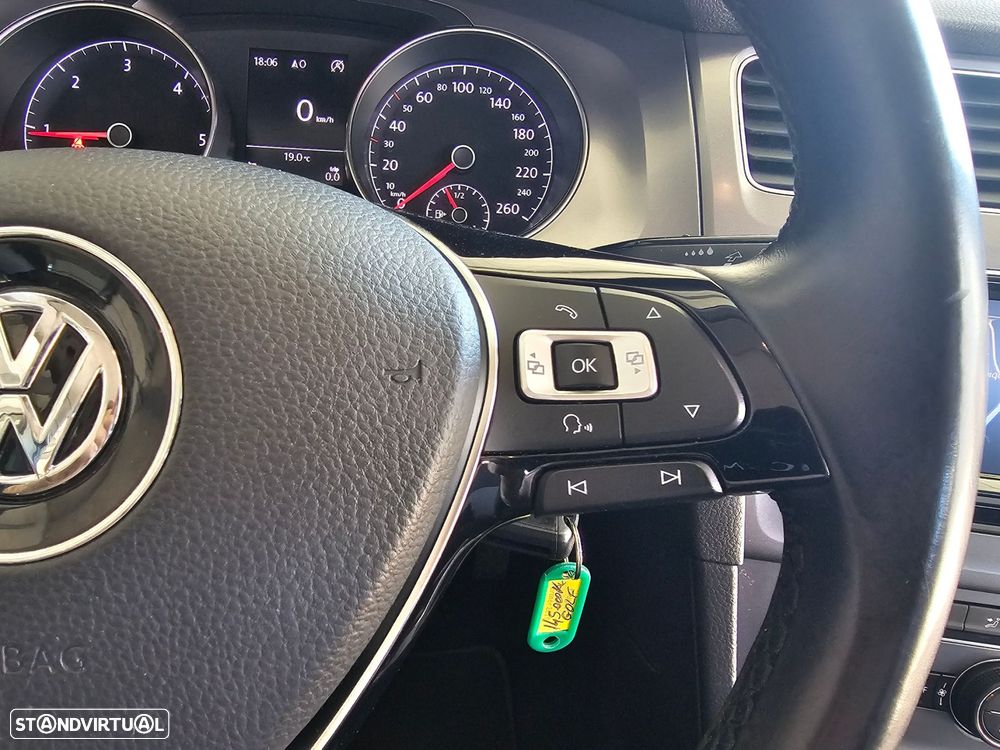 VW Golf 1.6 TDI Confortline - 12