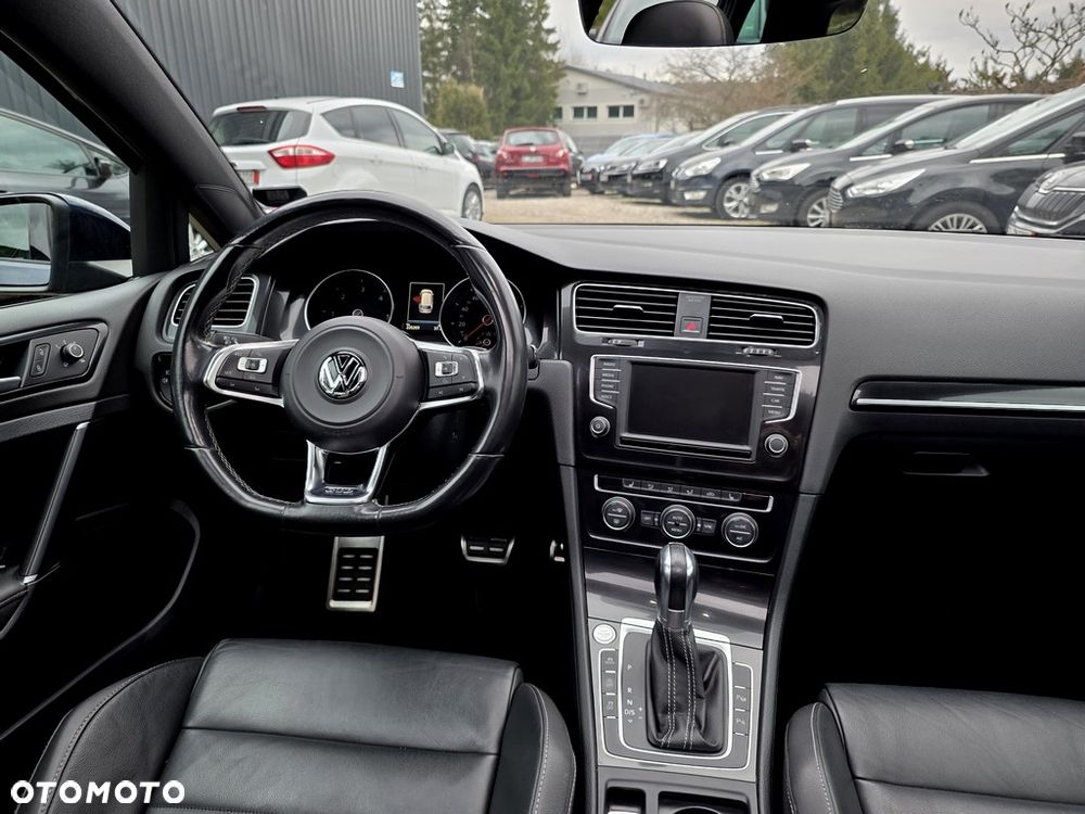 Volkswagen Golf - 6