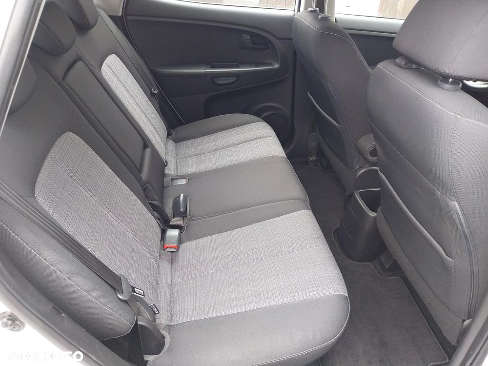 Kia Venga 1.6 CVVT Platinum Edition - 17