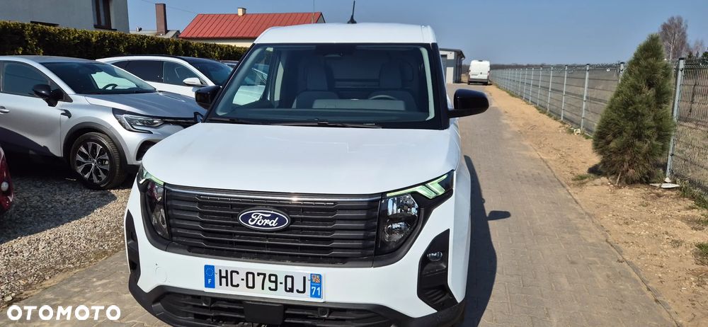 Ford COURIER - 2