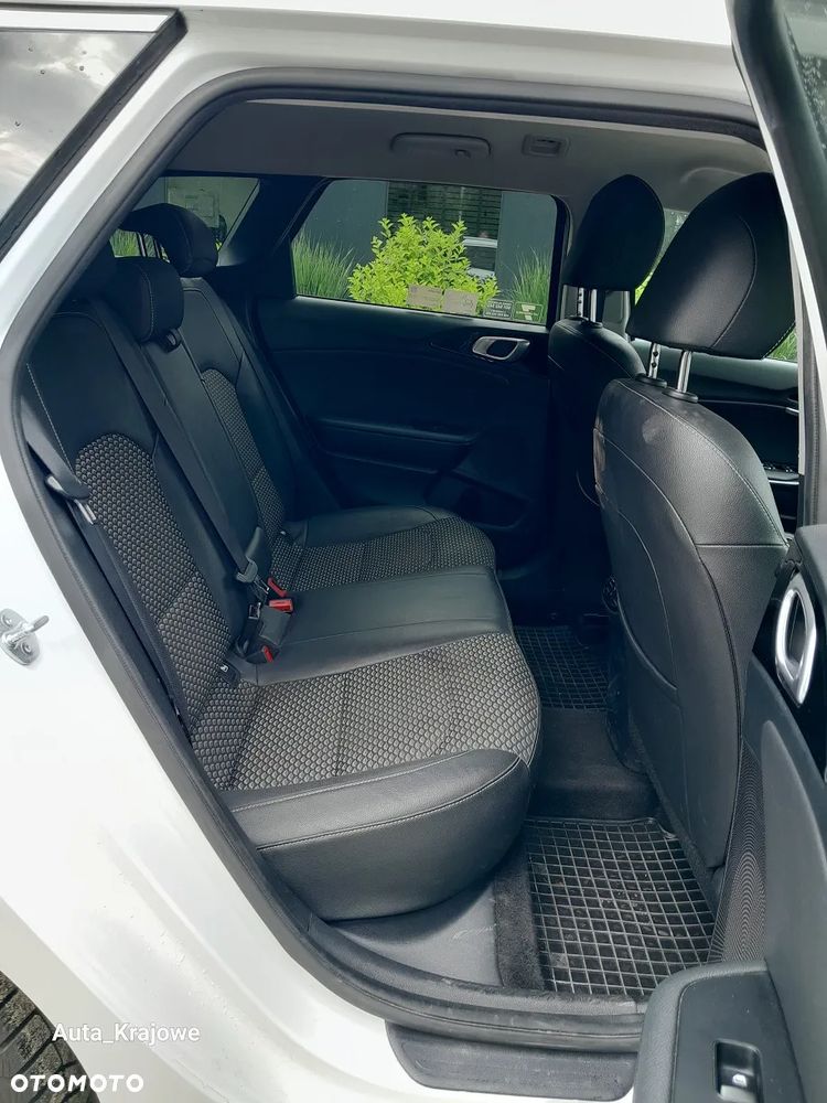 Kia Ceed 1.5 T-GDI Business Line - 30